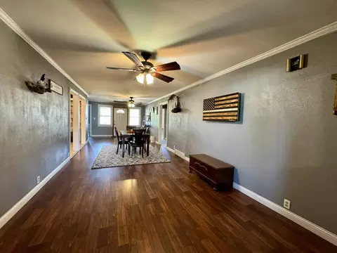 Entry Way - 212 Mitchell St, Benton, IL 62812 photo 5 of 6