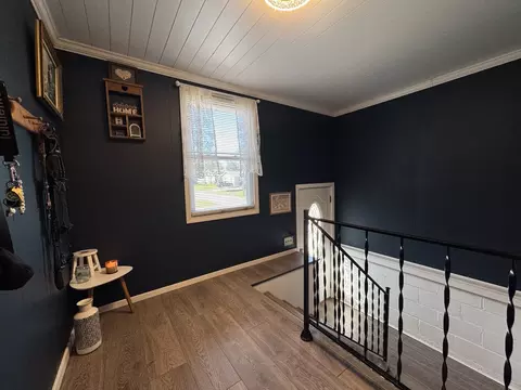 Entry Way - 212 Mitchell St, Benton, IL 62812 photo 2 of 6