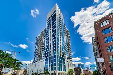 757 N Orleans St #909, Chicago, IL 60654