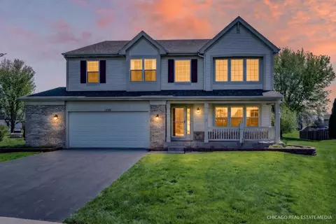 1259 Larkspur Ct, Pingree Grove, IL 60140