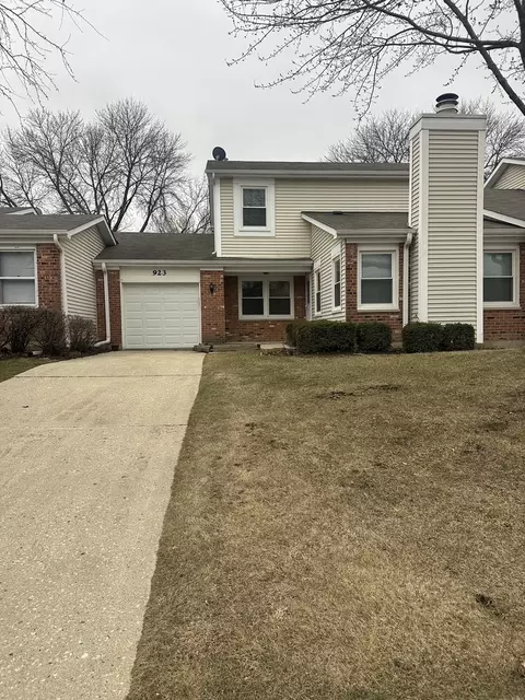 923 Daniels Ct, Schaumburg, IL 60194
