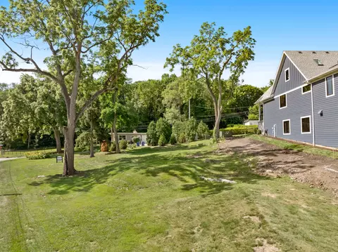 16 Mosedale St, Saint Charles, IL 60174