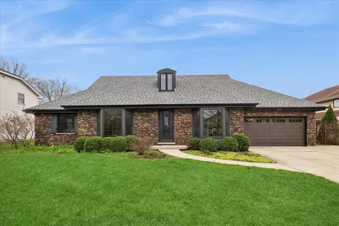 3751 Charles Dr, Northbrook, IL 60062