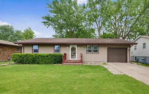816 N Mohave Dr, Pontiac, IL 61764