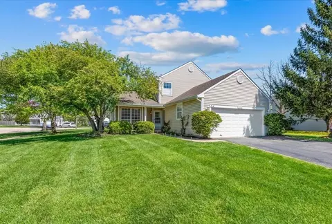 1990 Wildwood Ln, Hanover Park, IL 60133