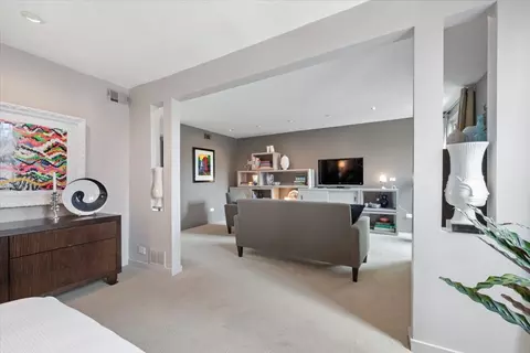 Living - 312 Barton Ave, Evanston, IL 60202 photo 5 of 7