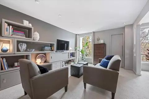 Living - 312 Barton Ave, Evanston, IL 60202 photo 6 of 7