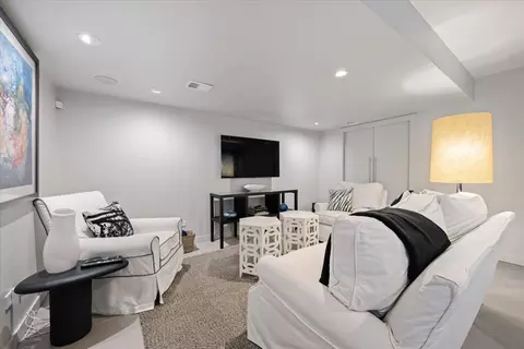 Living - 312 Barton Ave, Evanston, IL 60202 photo 7 of 7