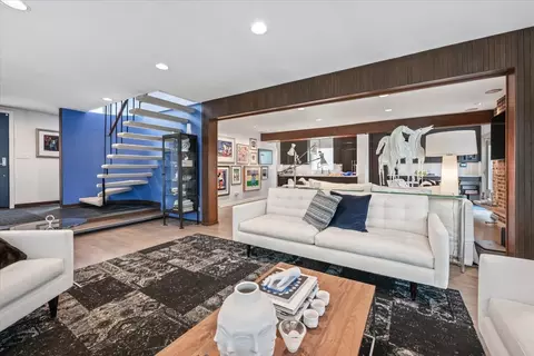Living - 312 Barton Ave, Evanston, IL 60202 photo 2 of 7