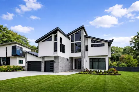 1331 Pfingsten Rd, Northbrook, IL 60062