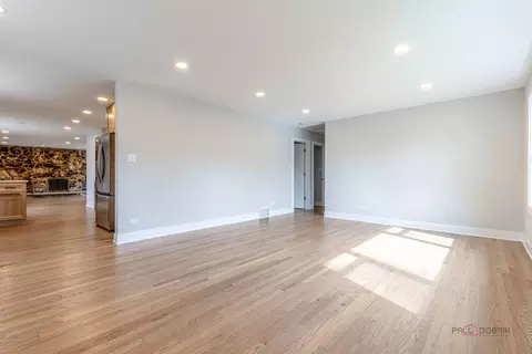 Living - 1114 Hewitt Dr, Des Plaines, IL 60016 photo 2 of 6
