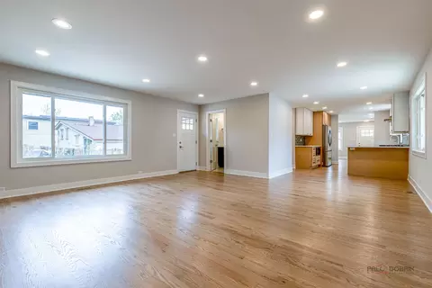 Living - 1114 Hewitt Dr, Des Plaines, IL 60016 photo 5 of 6