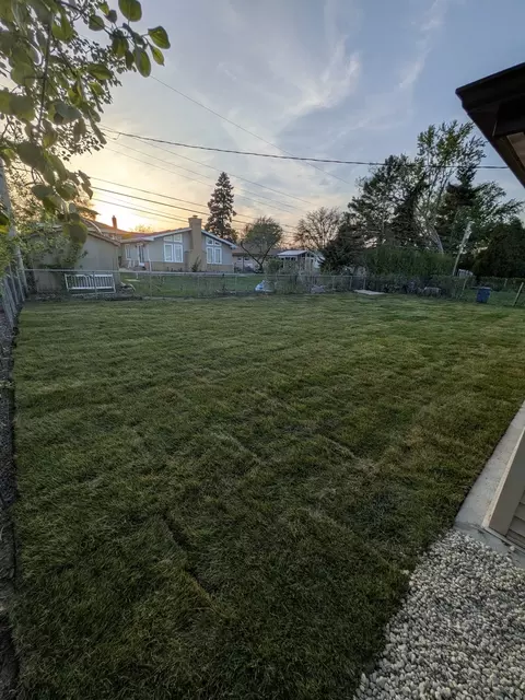 Exterior - 1114 Hewitt Dr, Des Plaines, IL 60016 photo 2 of 7