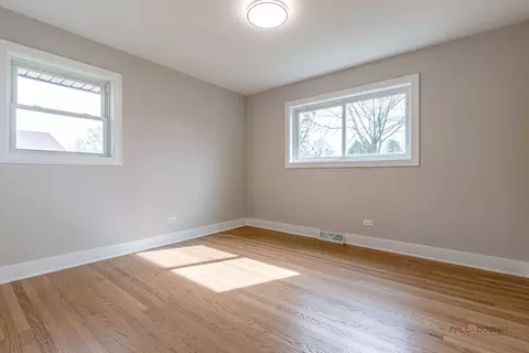 Bedroom - 1114 Hewitt Dr, Des Plaines, IL 60016 photo 3 of 4