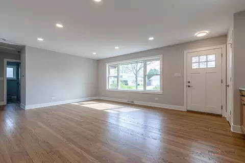 Living - 1114 Hewitt Dr, Des Plaines, IL 60016 photo 3 of 6