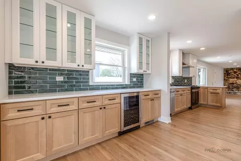 Kitchen - 1114 Hewitt Dr, Des Plaines, IL 60016 photo 1 of 5