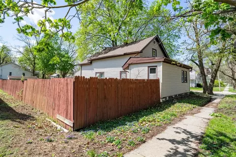 Exterior - 501 E Locust St, Normal, IL 61761 photo 2 of 3