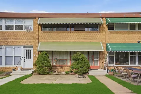 2711 W Balmoral Ave, Chicago, IL 60625