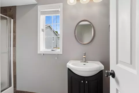 Bath - 550 Rose Ln, Bartlett, IL 60103 photo 1 of 4