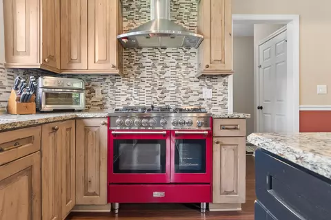 Kitchen - 550 Rose Ln, Bartlett, IL 60103 photo 4 of 4