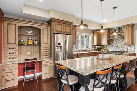 Kitchen - 550 Rose Ln, Bartlett, IL 60103 photo 2 of 4