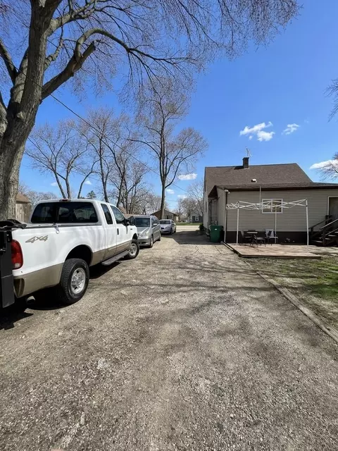 Exterior - 224 N Wolf Rd, Wheeling, IL 60090 photo 4 of 4