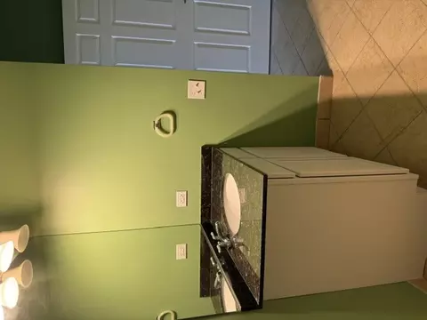 Bath - 275 E Railroad Ave #206, Bartlett, IL 60103 photo 3 of 4