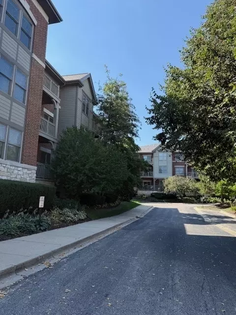 Exterior - 275 E Railroad Ave #206, Bartlett, IL 60103 photo 2 of 3