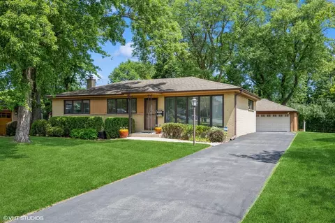 2530 Donald Ct, Glenview, IL 60025