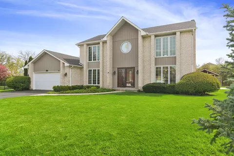 305 Anne Ct, Prospect Heights, IL 60070