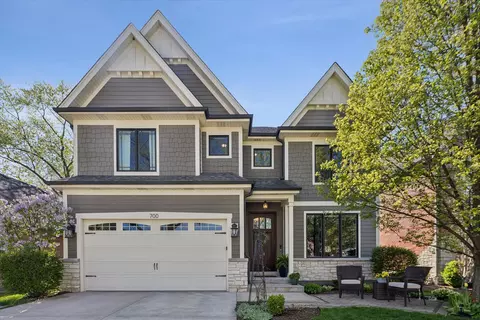 700 S Swain Ave, Elmhurst, IL 60126