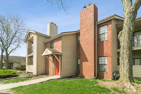 2060 N Rand Rd #204, Palatine, IL 60074