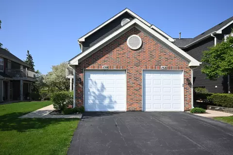150 E Lake Ridge Dr, Glendale Heights, IL 60139