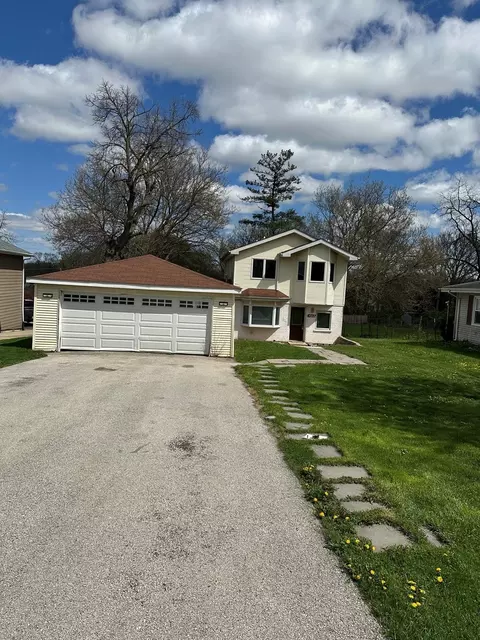4737 Winchester Ave, Lisle, IL 60532