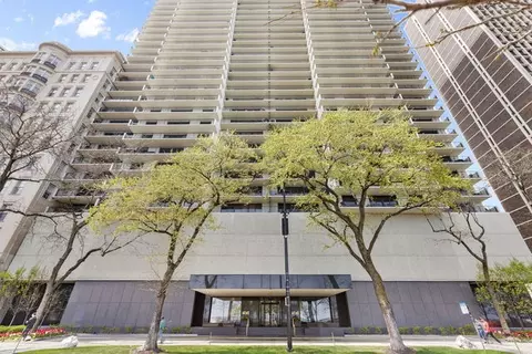 1212 N Lake Shore Dr #8BN, Chicago, IL 60610