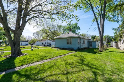 Exterior - 503 Pine St, Normal, IL 61761 photo 3 of 8