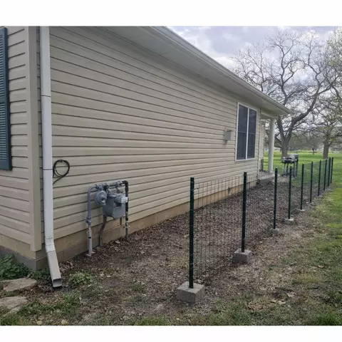 Exterior - 1133 Justine Dr, Kankakee, IL 60901 photo 3 of 4