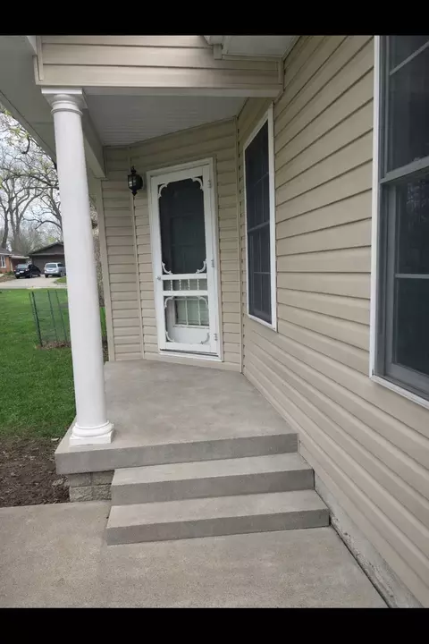 Exterior - 1133 Justine Dr, Kankakee, IL 60901 photo 2 of 4