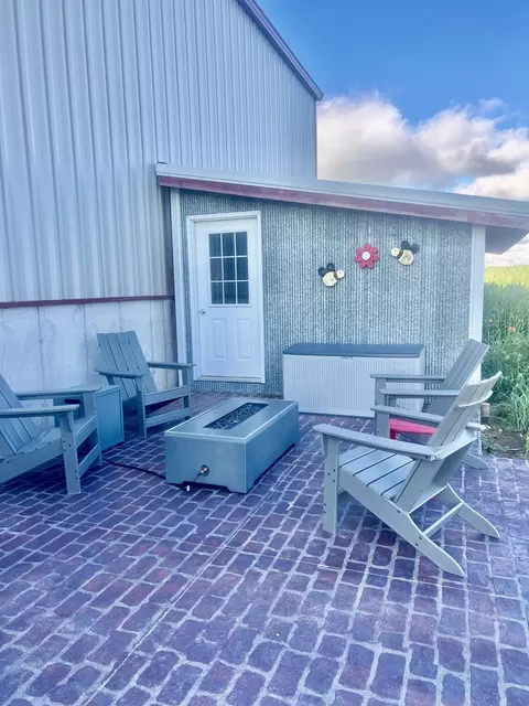 Exterior - 19455 Capp Rd, Morrison, IL 61270 photo 5 of 10