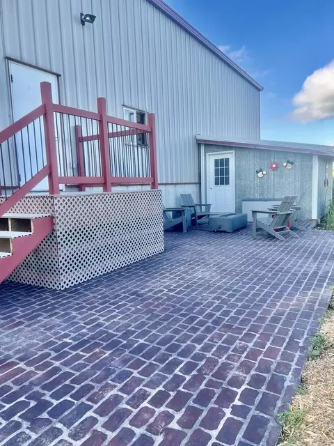 Exterior - 19455 Capp Rd, Morrison, IL 61270 photo 6 of 10