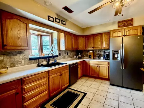Kitchen - 19455 Capp Rd, Morrison, IL 61270 photo 4 of 4