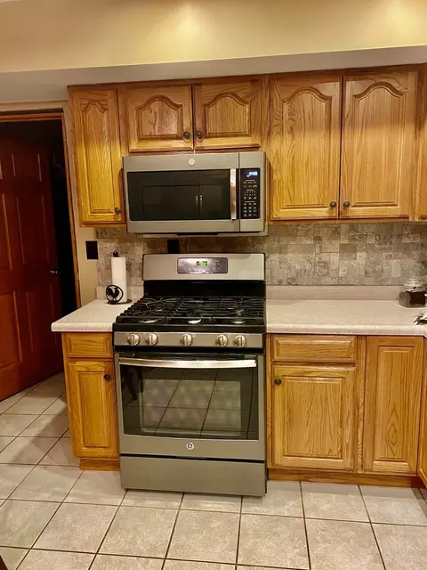 Kitchen - 19455 Capp Rd, Morrison, IL 61270 photo 2 of 4