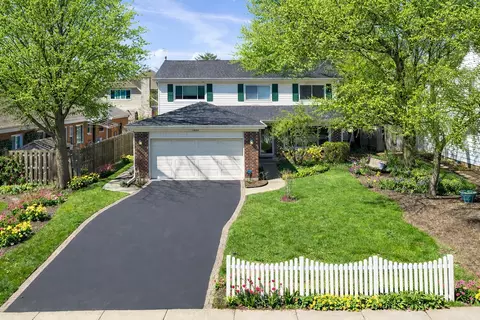 1008 Oxford Rd, Deerfield, IL 60015
