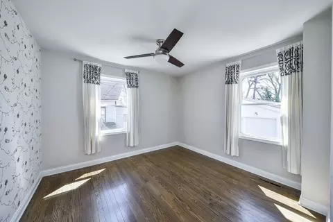 Bedroom - 1106 Manchester Rd, Wheaton, IL 60187 photo 4 of 6