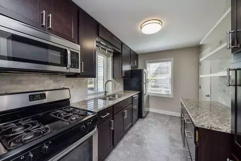 Kitchen - 1106 Manchester Rd, Wheaton, IL 60187 photo 2 of 2