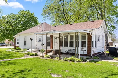 Exterior - 303 E 4th St, Long Point, IL 61333 photo 4 of 16