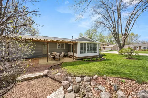 Exterior - 850 Arthur Dr, Elgin, IL 60120 photo 8 of 8