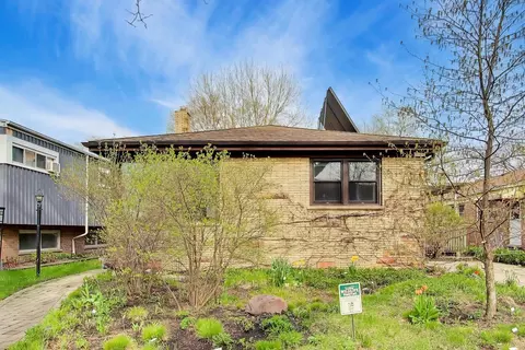 325 Dodge Ave, Evanston, IL 60202