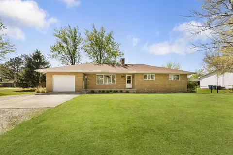 201 Cedar Ln, Minonk, IL 61760