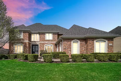 3 N777 Walt Whitman Rd, Saint Charles, IL 60175